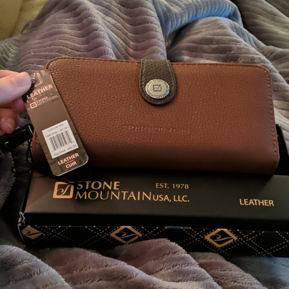 NWT Stone Mountain Wallet